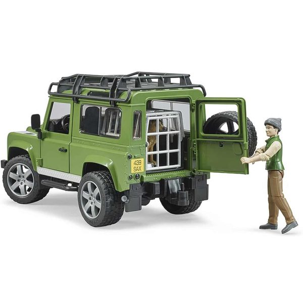 ماشین Land Rover همراه فیگور جنگلبان برودر Bruder کد 02587